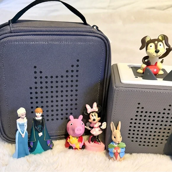 Toniebox Starter Set in Grey with Case and 6 Additional Tonies -Like New $225 - Picture 4 of 6